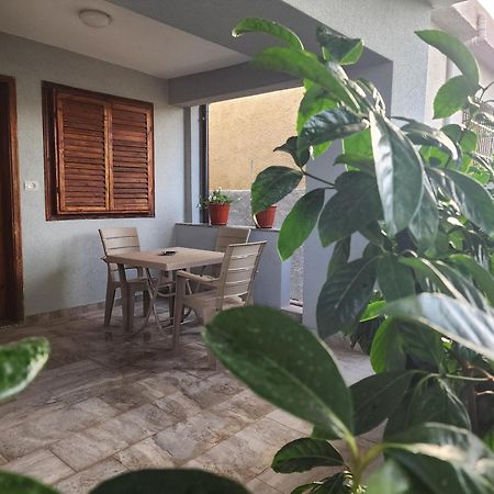 Eden Guesthouse Durres Exterior photo
