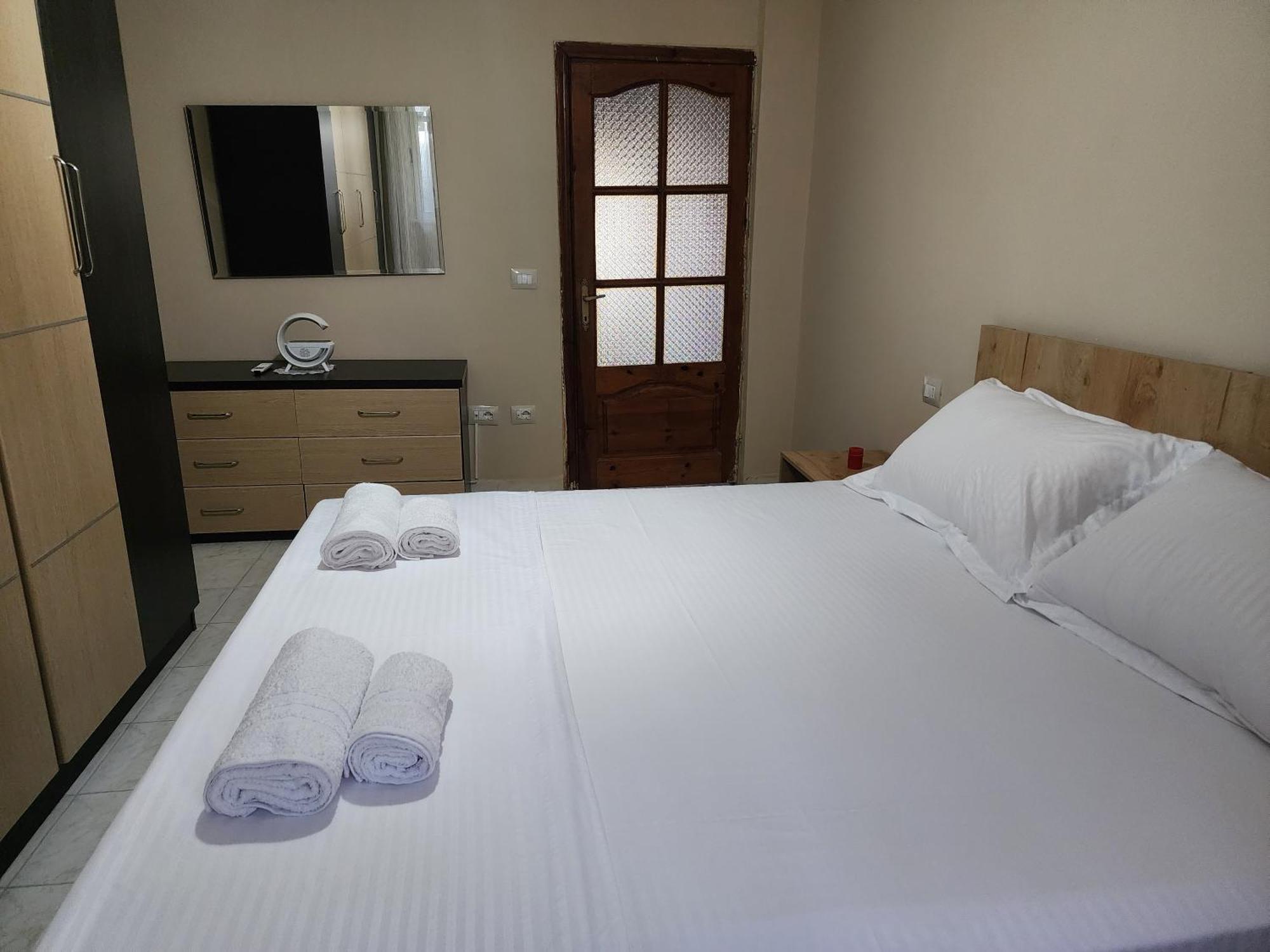 Eden Guesthouse Durres Exterior photo